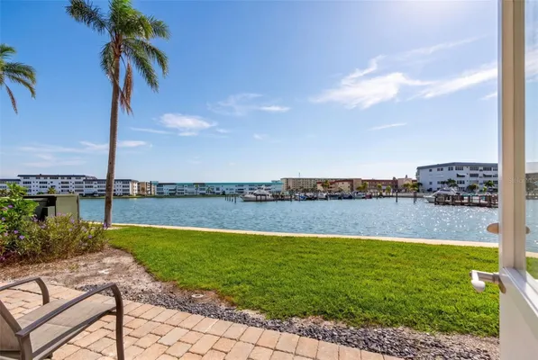 Property Slideshow image 3 of 99 | 5925 shore blvd 108, Gulfport, FL, 33707