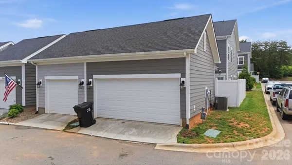 Property Slideshow image 2 of 36 | 2176 moss meadow ln, Denver, NC, 28037
