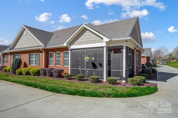 Property Slideshow image 2 of 34 | 8146 viscount ct, Denver, NC, 28037