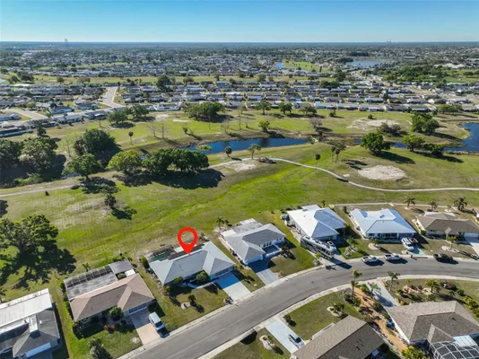 Property Slideshow image 3 of 53 | 672 allegheny dr, Sun City Center, FL, 33573