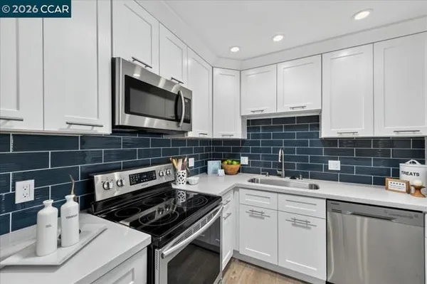 Property Slideshow image 3 of 63 | 1217 leisure ln 5, Walnut Creek, CA, 94595