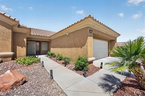Property Slideshow image 2 of 27 | 10128 cresent creek dr, Las Vegas, NV, 89134