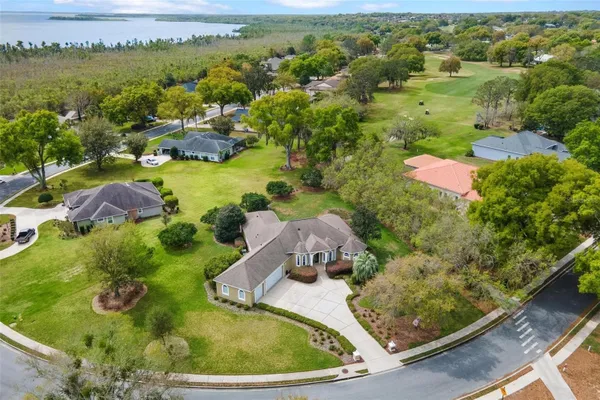 Property Slideshow image 3 of 56 | 6053 spinnaker loop, Lady Lake, FL, 32159