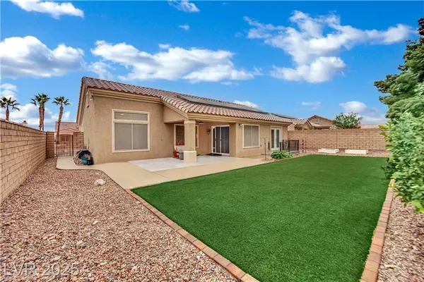 Property Slideshow image 3 of 28 | 2409 indigo valley st, Las Vegas, NV, 89134