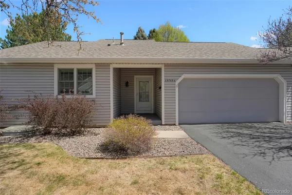 Property Slideshow image 3 of 33 | 13703 e marina dr a, Aurora, CO, 80014