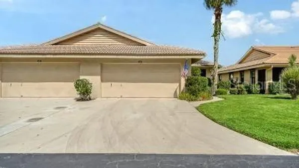 Property Slideshow image 2 of 37 | 7170 wood creek dr # 40, Sarasota, FL, 34231