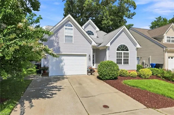 Property Slideshow image 2 of 50 | 2720 einstein dr, Virginia Beach, VA, 23456