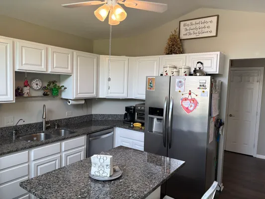 Property Slideshow image 3 of 36 | 414 white oak ln, Barrington, IL, 60010