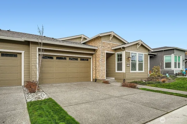 Property Slideshow image 2 of 30 | 15206 183rd ave e unit e, Bonney Lake, WA, 98391