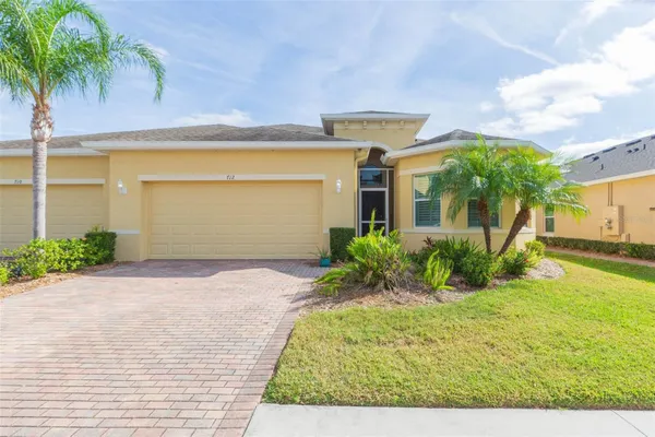 Property Slideshow image 3 of 57 | 712 chipper dr, Sun City Center, FL, 33573