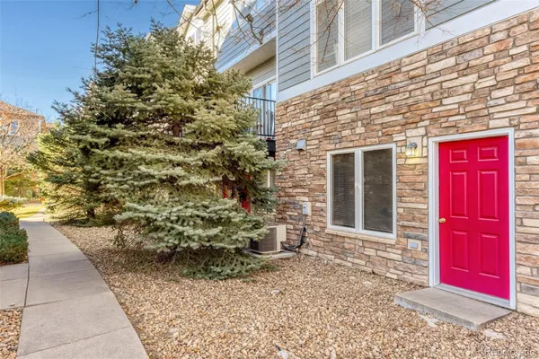 Property Slideshow image 3 of 32 | 2771 w riverwalk cir b, Littleton, CO, 80123