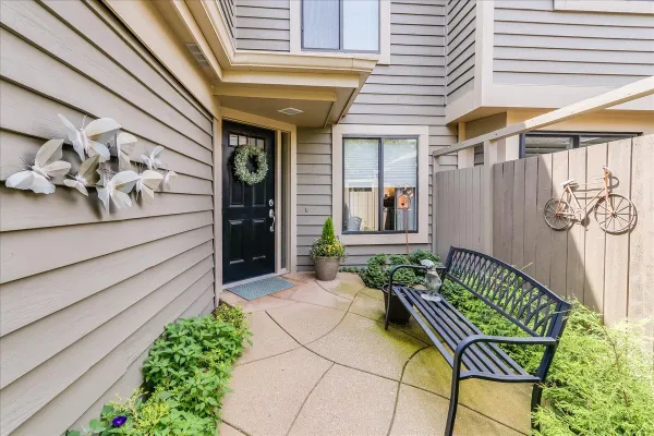 Property Slideshow image 2 of 39 | 447 white oak ln 1135b, Lake Barrington, IL, 60010