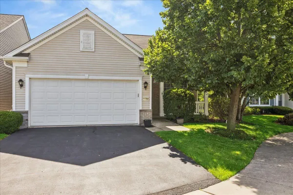 Property Slideshow image 2 of 25 | 11764 wembley dr, Huntley, IL, 60142