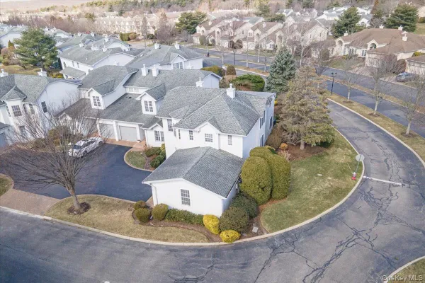 Property Slideshow image 3 of 40 | 420 florencia pl, Huntington, NY, 11747