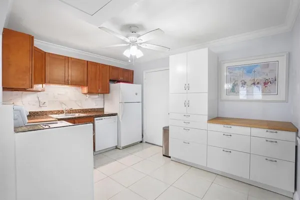 Property Slideshow image 2 of 20 | 4750 nw 22nd ct apt 115, Lauderhill, FL, 33313