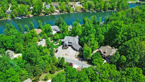 Property Slideshow image 3 of 82 | 142 pineridge loop, Crossville, TN, 38558