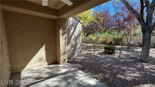 Property Slideshow image 3 of 27 | 2202 spring water dr, Las Vegas, NV, 89134