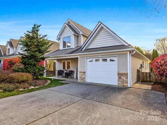 Property Slideshow image 3 of 42 | 34 beekeeper trl, Swannanoa, NC, 28778