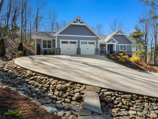 Property Slideshow image 2 of 35 | 255 dalhousie ct, Flat Rock, NC, 28731