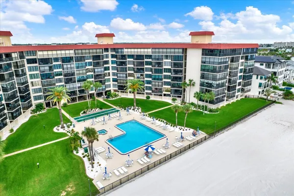 Property Slideshow image 2 of 40 | 18304 gulf blvd 219, Redington Shores, FL, 33708