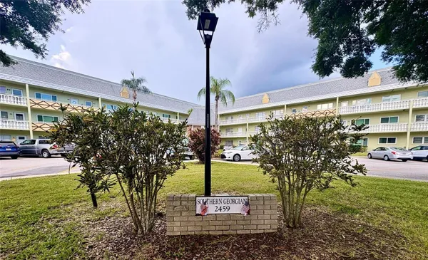 Property Slideshow image 2 of 43 | 2459 columbia dr 69, Clearwater, FL, 33763