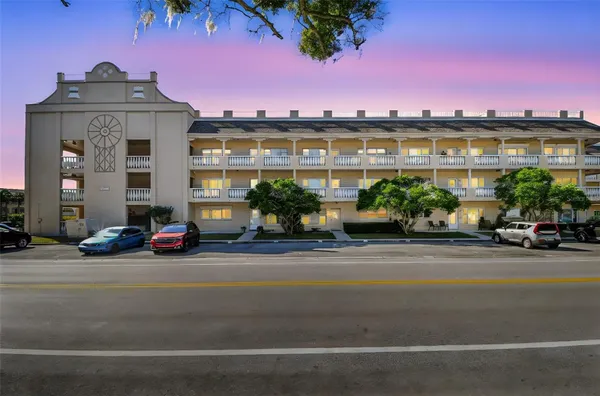 Property Slideshow image 2 of 74 | 2170 americus blvd 34, Clearwater, FL, 33763
