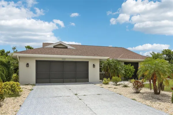 Property Slideshow image 3 of 72 | 1812 new bedford dr, Sun City Center, FL, 33573