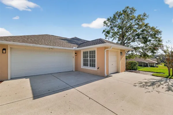Property Slideshow image 3 of 46 | 5524 saddleback ct, Lady Lake, FL, 32159