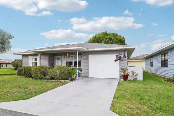 Property Slideshow image 2 of 36 | 4890 pleasant hollow trl, Lakeland, FL, 33811