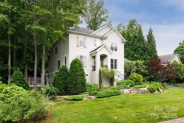 Property Slideshow image 2 of 46 | 7 white palmer ct, Biltmore Lake, NC, 28715