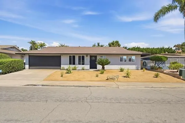 Property Slideshow image 2 of 31 | 952 la tierra dr, San Marcos, CA, 92078