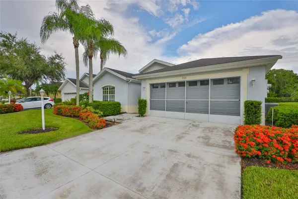 Property Slideshow image 2 of 59 | 920 villeroy greens dr, Sun City Center, FL, 33573