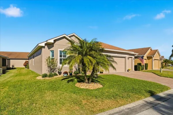 Property Slideshow image 3 of 59 | 4033 phoenician way, Winter Haven, FL, 33884