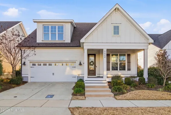 Property Slideshow image 2 of 47 | 4422 old towne st, Wilmington, NC, 28412