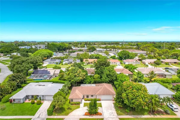 Property Slideshow image 2 of 43 | 14898 fairwind ln, Delray Beach, FL, 33484