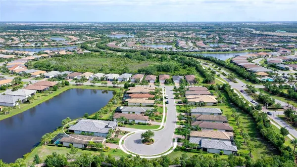 Property Slideshow image 3 of 57 | 7636 kirkland cv, Bradenton, FL, 34202