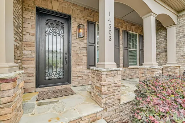 Property Slideshow image 2 of 48 | 14503 crest ct, Charlotte, NC, 28278