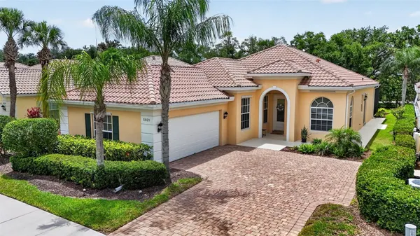 Property Slideshow image 2 of 76 | 5821 ferrara dr, Sarasota, FL, 34238