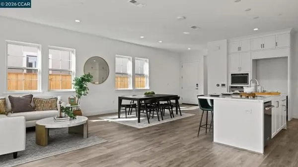 Property Slideshow image 2 of 27 | 3514 lakeshore ave, Tracy, CA, 95377