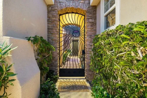 Property Slideshow image 3 of 68 | 61635 tulare ln, La Quinta, CA, 92253