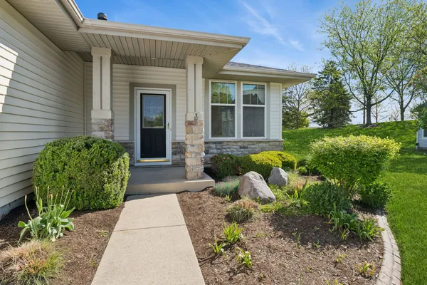 Property Slideshow image 2 of 23 | 13232 indiana ct, Huntley, IL, 60142