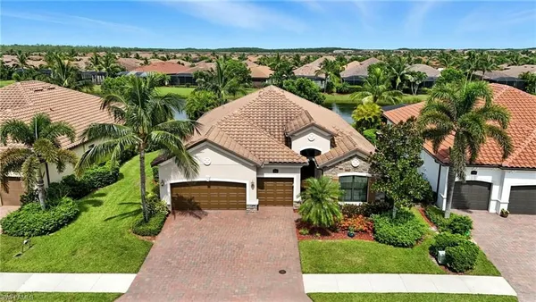 Property Slideshow image 2 of 48 | 28089 wicklow ct, Bonita Springs, FL, 34135