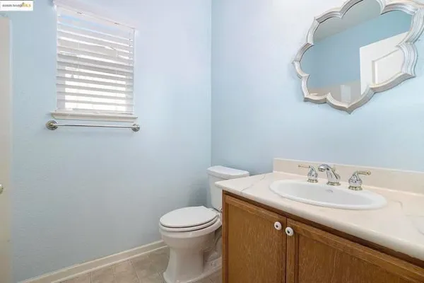 Property Slideshow image 3 of 23 | 939 centennial dr, Brentwood, CA, 94513