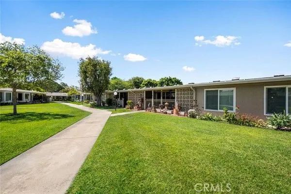 Property Slideshow image 3 of 24 | 1271 kenwood ln 163h, Seal Beach, CA, 90740