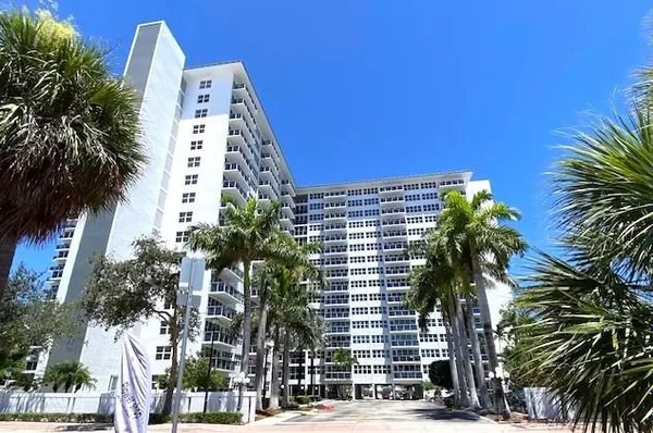 Property Slideshow image 3 of 28 | 3333 ne 34th st apt 622, Fort Lauderdale, FL, 33308