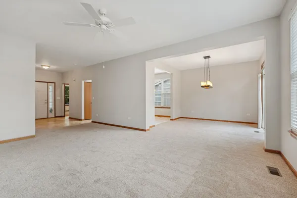 Property Slideshow image 3 of 19 | 21308 brush lake dr, Crest Hill, IL, 60403