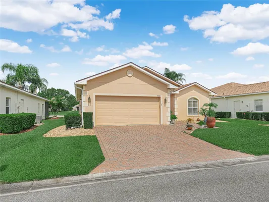 Property Slideshow image 2 of 69 | 4072 dunmore dr, Lake Wales, FL, 33859