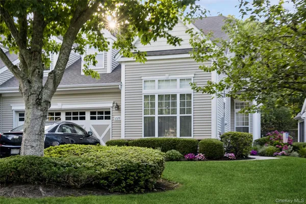 Property Slideshow image 2 of 29 | 228 sonata ct, Brookhaven, NY, 11941