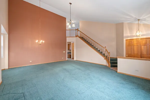 Property Slideshow image 3 of 22 | 631 saugatuk cir, Romeoville, IL, 60446