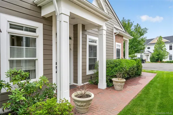 Property Slideshow image 3 of 32 | 67101 red cedar rd, Oyster Bay, NY, 11803